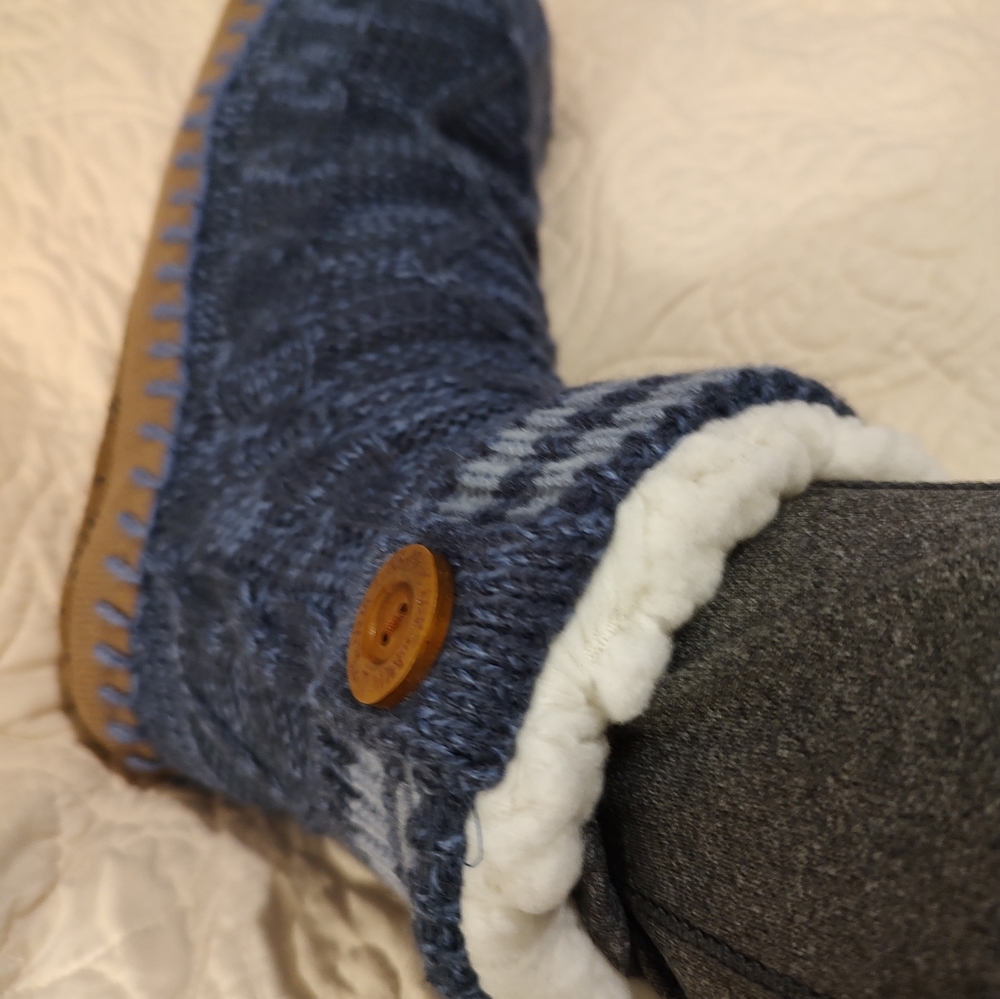 Muk Luks Booties NWT - Picture 6 of 7